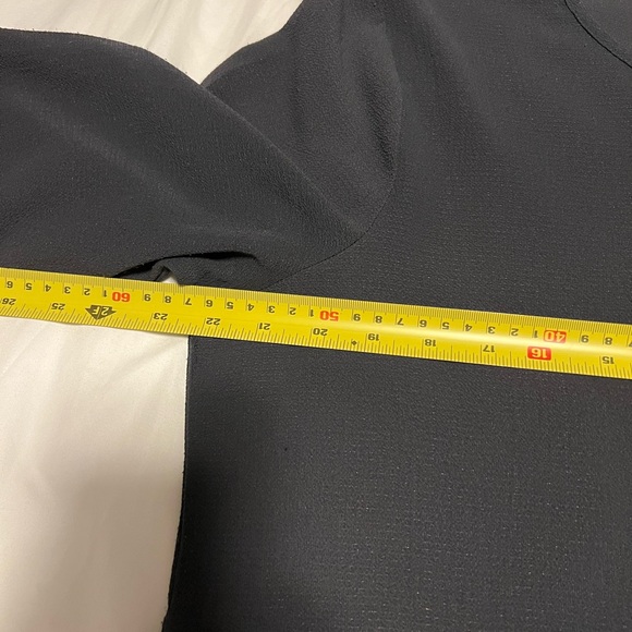 Ladies top - Picture 3 of 3